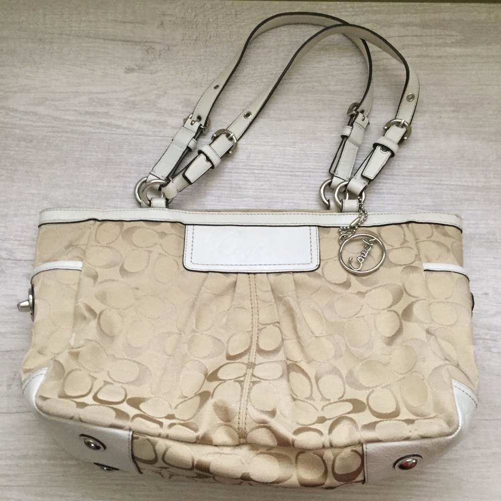 Coach logo shoulder bag